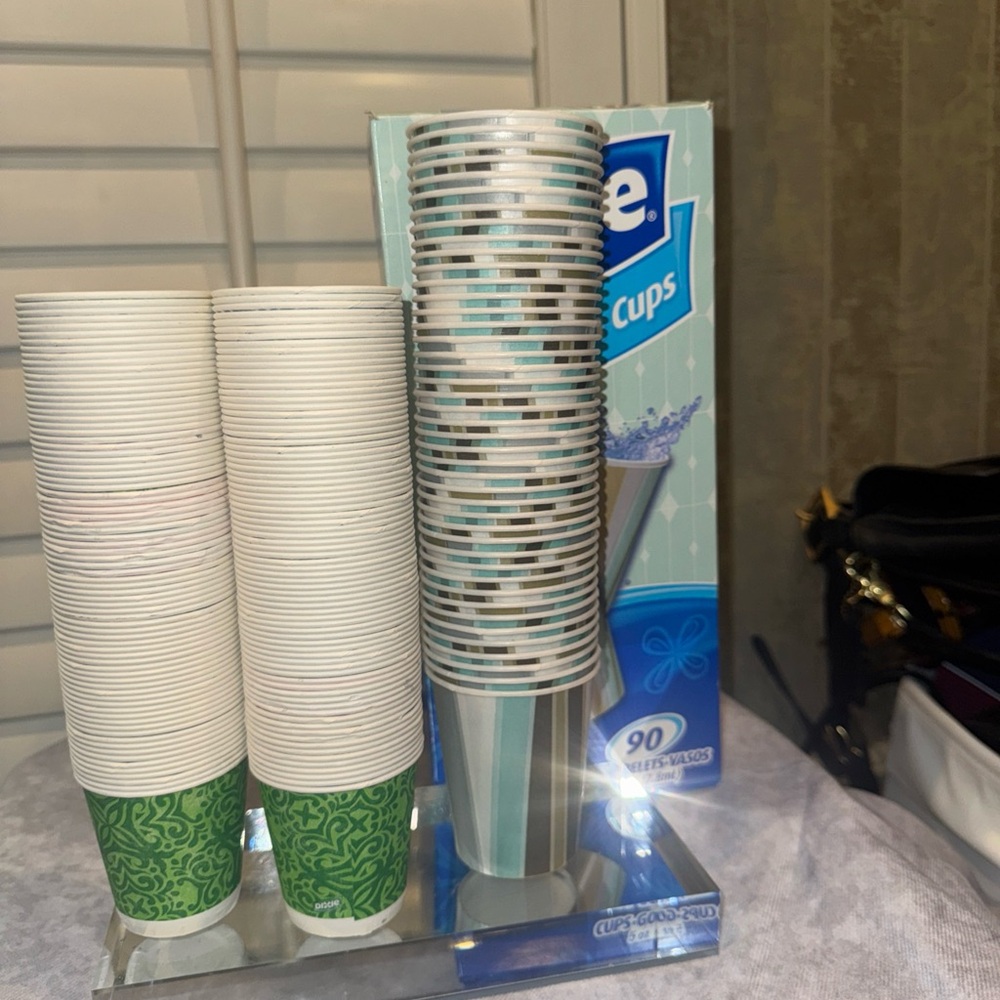 Dixie Cups Green and Blue Bath‎ Accessories Cups 5 oz